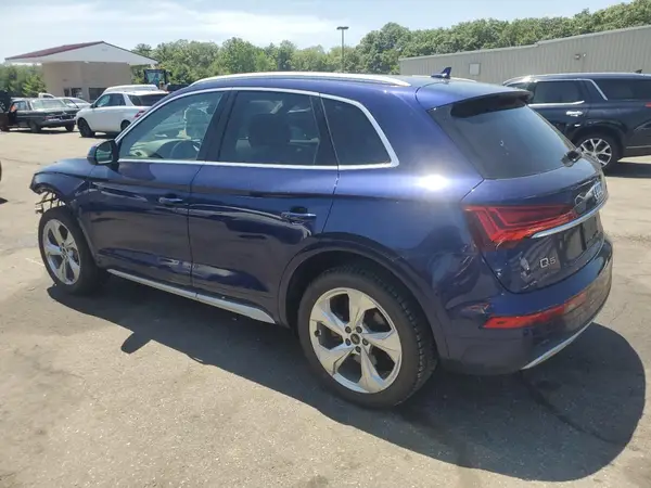 WA1BAAFY9M2108985 2021 AUDI Q5 - Image 2