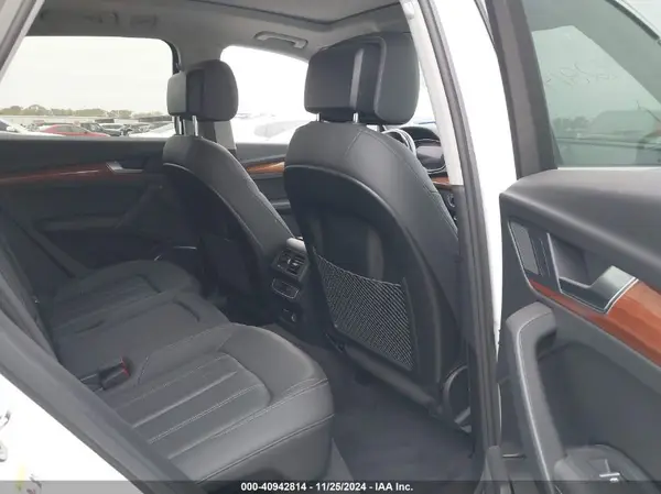 WA1BAAFY9M2113426 2021 AUDI Q5 - Image 8