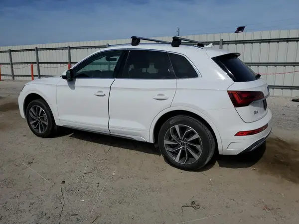 WA1BAAFY9M2116861 2021 AUDI Q5 - Image 2