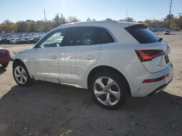 WA1BAAFY9M2117170 2021 AUDI Q5 - Image 2