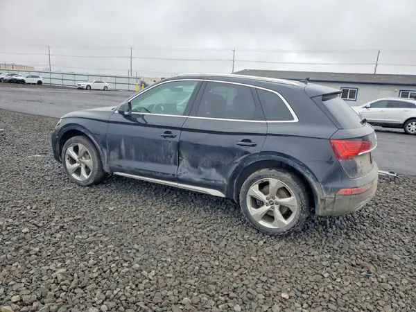 WA1BAAFY9M2130260 2021 AUDI Q5 - Image 2