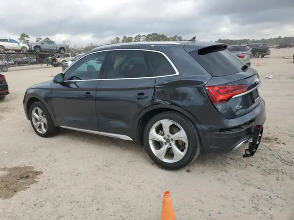 WA1BAAFY9M2132316 2021 AUDI Q5 - Image 2