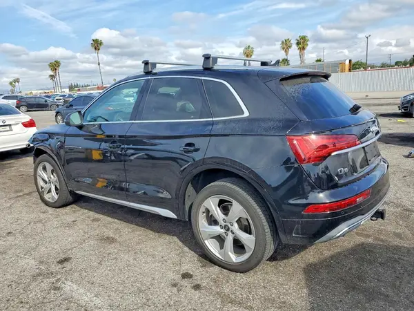 WA1BAAFY9M2133238 2021 AUDI Q5 - Image 2