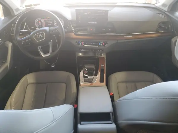 WA1BAAFY9M2135832 2021 AUDI Q5 - Image 8