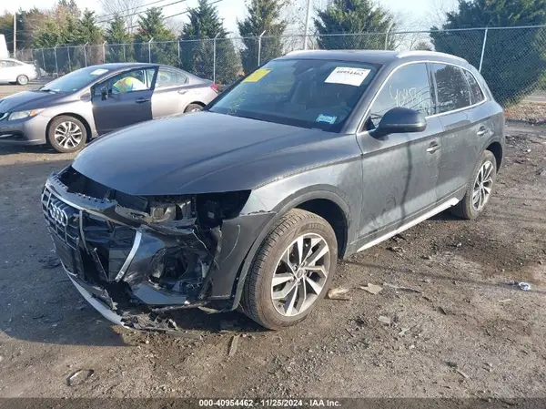 WA1BAAFY9M2136916 2021 AUDI Q5 - Image 2