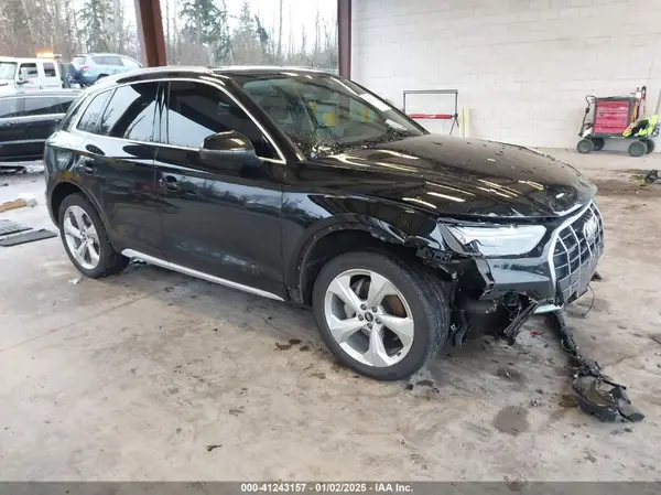 WA1BAAFY9M2138732 2021 AUDI Q5 - Image 1