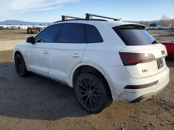 WA1BAAFYXM2023976 2021 AUDI Q5 - Image 2