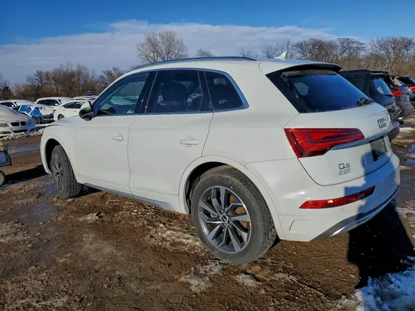 WA1BAAFYXM2035061 2021 AUDI Q5 - Image 2