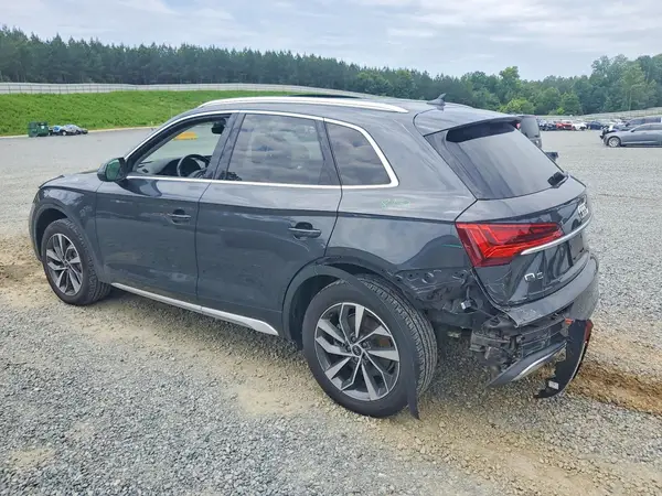 WA1BAAFYXM2035657 2021 AUDI Q5 - Image 2