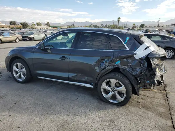WA1BAAFYXM2039532 2021 AUDI Q5 - Image 2