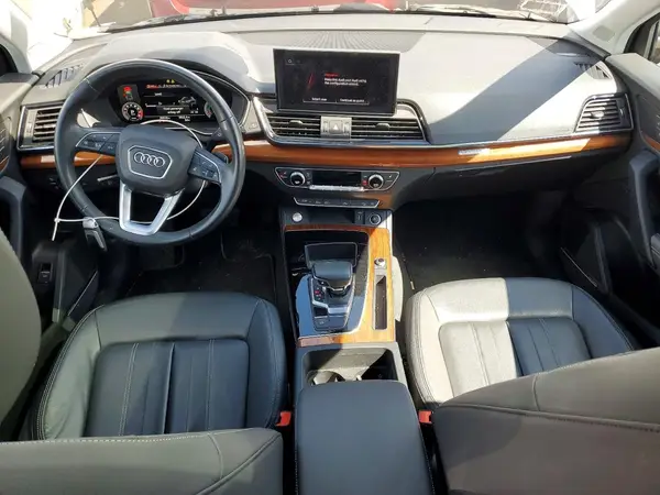 WA1BAAFYXM2047615 2021 AUDI Q5 - Image 8