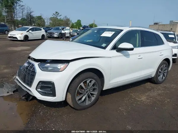 WA1BAAFYXM2050028 2021 AUDI Q5 - Image 2