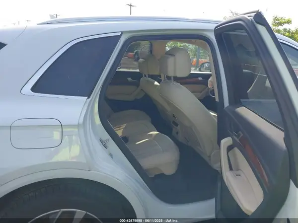 WA1BAAFYXM2050028 2021 AUDI Q5 - Image 8