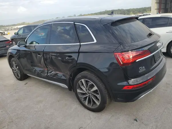 WA1BAAFYXM2056170 2021 AUDI Q5 - Image 2