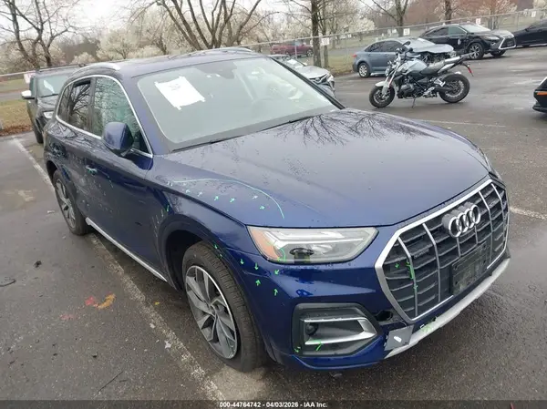 WA1BAAFYXM2071381 2021 AUDI Q5 - Image 1