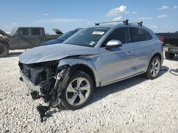 WA1BAAFYXM2083241 2021 AUDI Q5 - Image 1