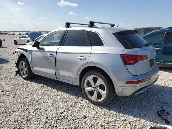 WA1BAAFYXM2083241 2021 AUDI Q5 - Image 2