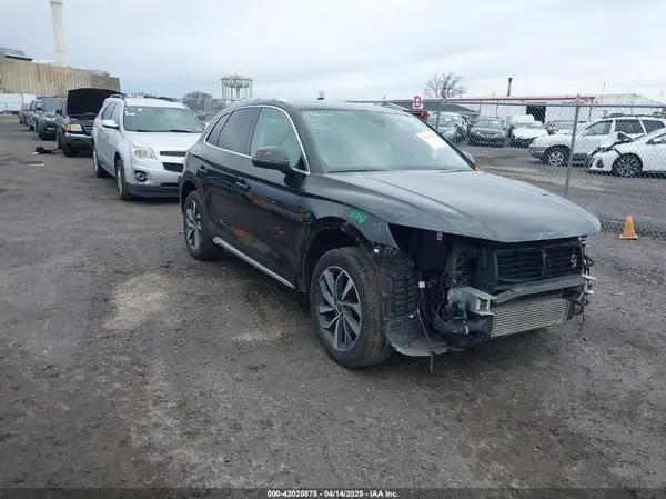 WA1BAAFYXM2117064 2021 AUDI Q5 - Image 1