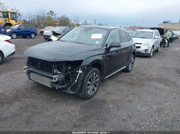 WA1BAAFYXM2117064 2021 AUDI Q5 - Image 2