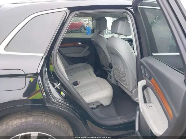 WA1BAAFYXM2117064 2021 AUDI Q5 - Image 8
