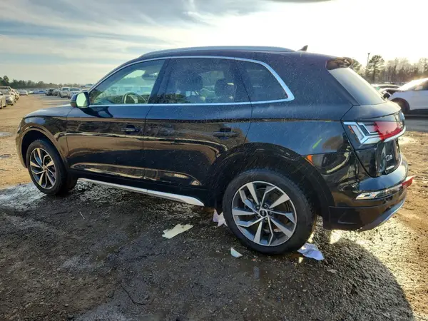 WA1BAAFYXM2118411 2021 AUDI Q5 - Image 2