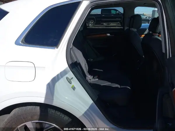 WA1BAAFYXM2125942 2021 AUDI Q5 - Image 8