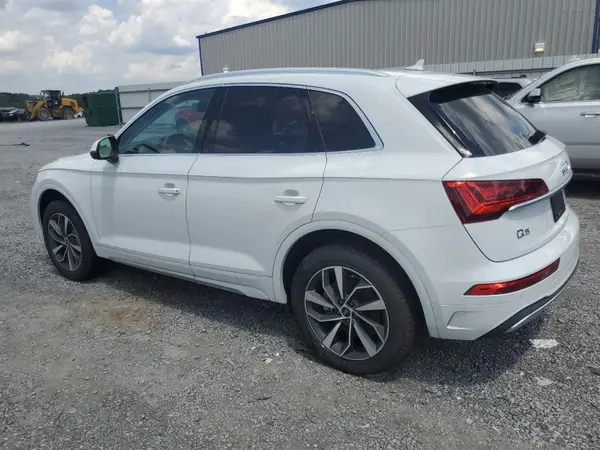 WA1BAAFYXM2128226 2021 AUDI Q5 - Image 2