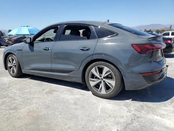 WA1BAAGE1RB036322 2024 AUDI Q8 - Image 2