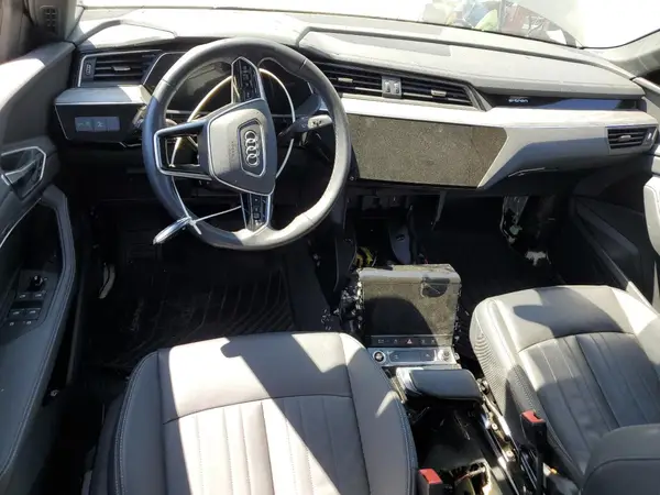WA1BAAGE1RB036322 2024 AUDI Q8 - Image 8
