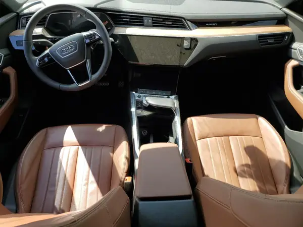 WA1BAAGE4RB025573 2024 AUDI Q8 - Image 8