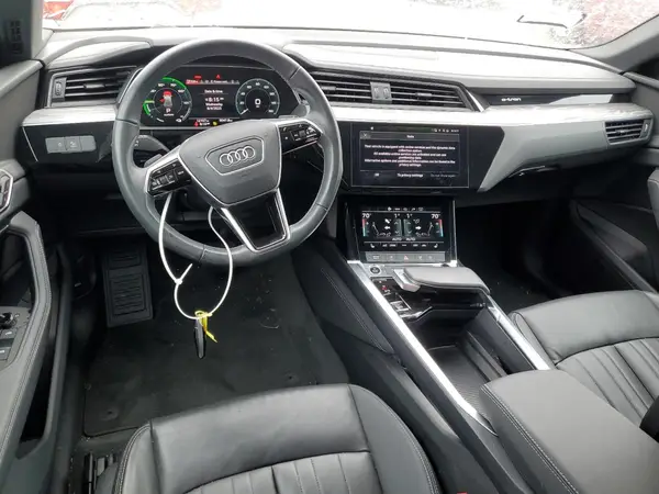 WA1BAAGE4RB031115 2024 AUDI Q8 - Image 8