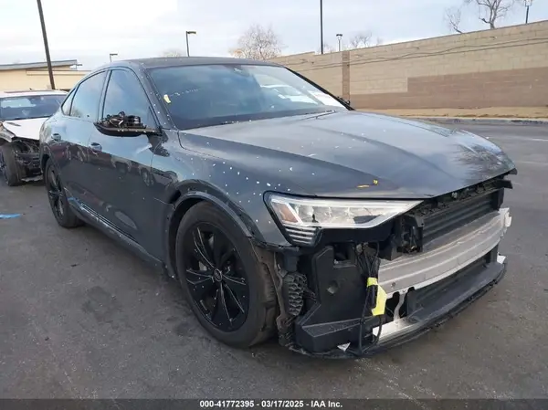 WA1BAAGE5RB011858 2024 AUDI Q8 - Image 1