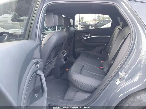WA1BAAGE5RB011858 2024 AUDI Q8 - Image 8