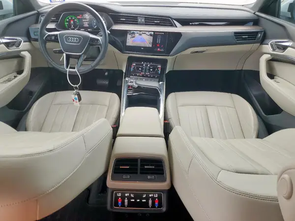 WA1BAAGE5RB016851 2024 AUDI Q8 - Image 8