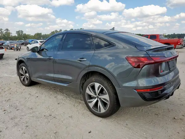 WA1BAAGE7RB037619 2024 AUDI Q8 - Image 2