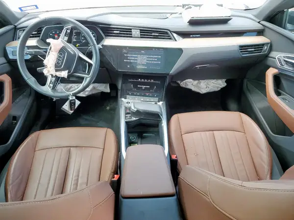 WA1BAAGE7RB037619 2024 AUDI Q8 - Image 8