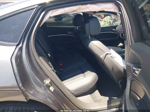 WA1BAAGE8RB038309 2024 AUDI Q8 - Image 8