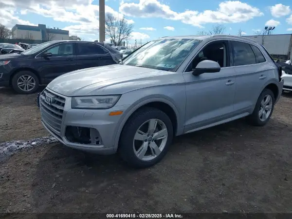 WA1BNAFY0J2028040 2018 AUDI Q5 - Image 2