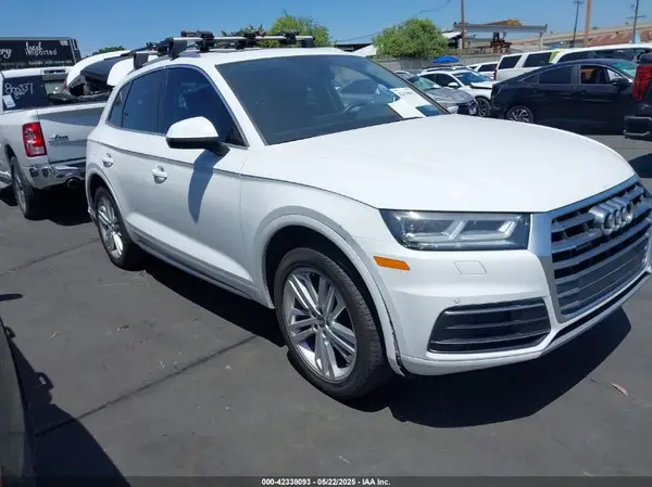 WA1BNAFY0J2205976 2018 AUDI Q5 - Image 1