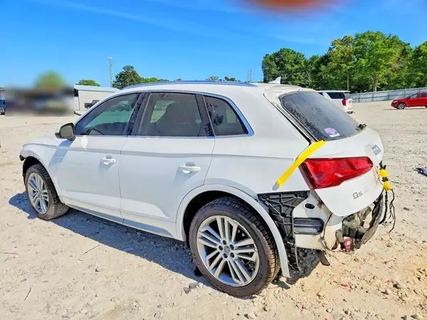 WA1BNAFY0J2240257 2018 AUDI Q5 - Image 2
