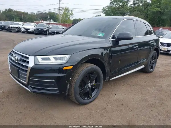 WA1BNAFY0J2240825 2018 AUDI Q5 - Image 2