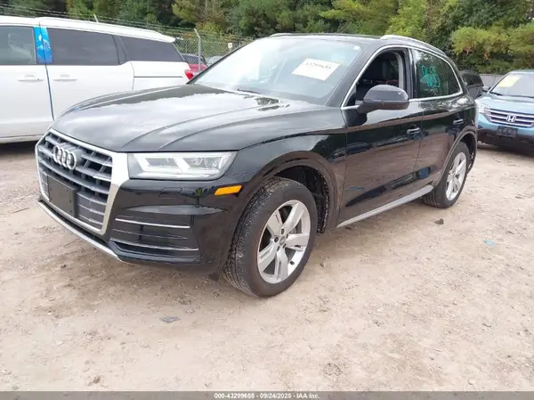 WA1BNAFY0K2016536 2019 AUDI Q5 - Image 2