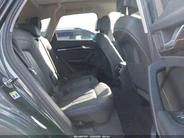WA1BNAFY0K2018321 2019 AUDI Q5 - Image 8