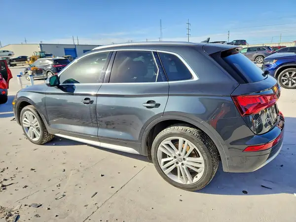 WA1BNAFY0K2022899 2019 AUDI Q5 - Image 2