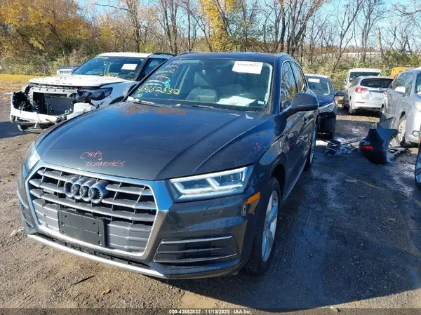 WA1BNAFY0K2023504 2019 AUDI Q5 - Image 2
