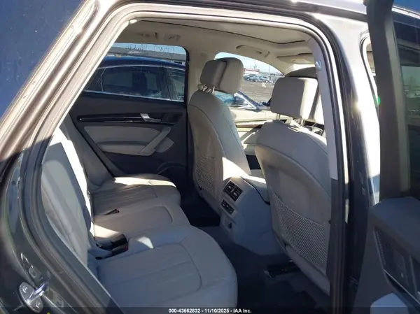 WA1BNAFY0K2023504 2019 AUDI Q5 - Image 8