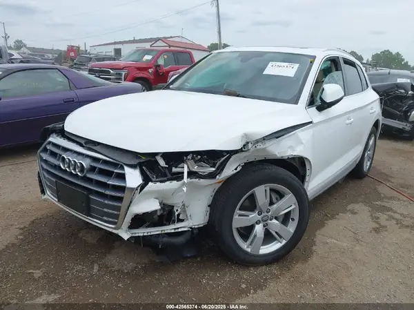 WA1BNAFY0K2023616 2019 AUDI Q5 - Image 2