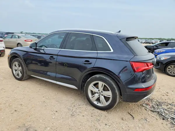 WA1BNAFY0K2023650 2019 AUDI Q5 - Image 2