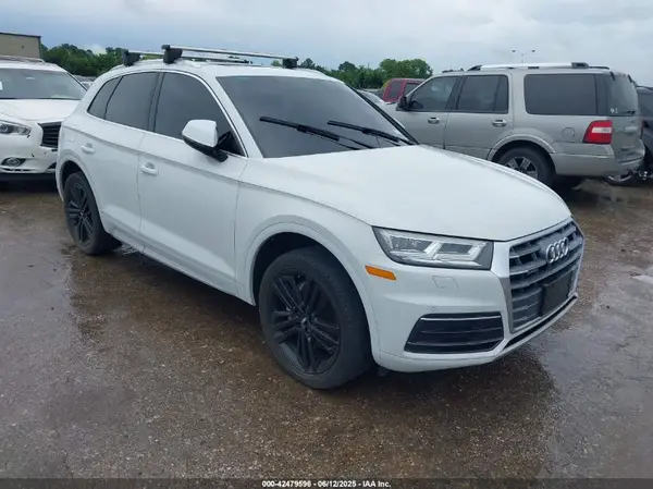 WA1BNAFY0K2026919 2019 AUDI Q5 - Image 1