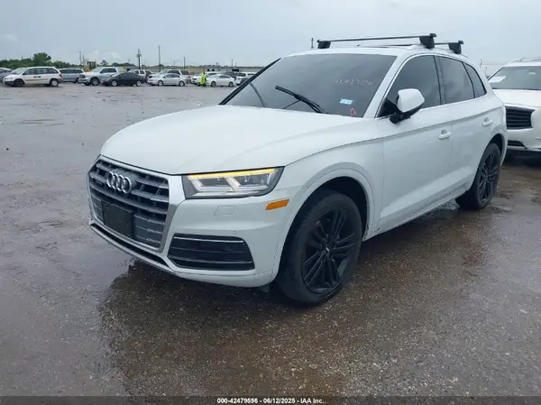 WA1BNAFY0K2026919 2019 AUDI Q5 - Image 2